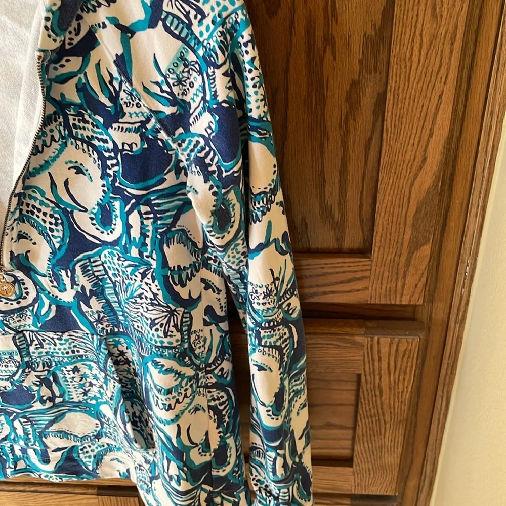 Lilly Pulitzer Luxletic Hooded Skipper Popover in Keep On Truckin Elephant XS - Picture 4 of 11